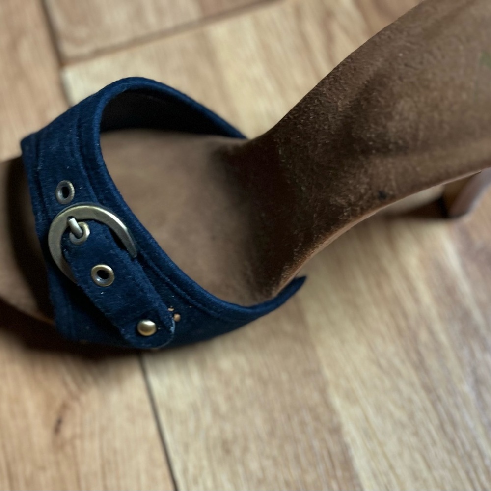 Women’s Navy Belt with Silver Buckle